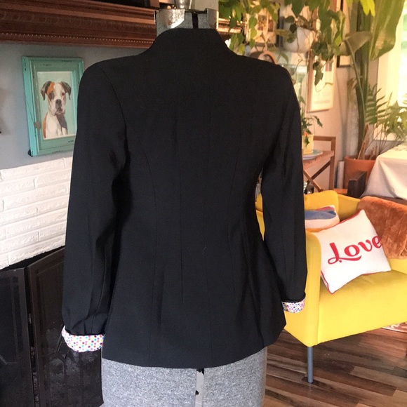 Blazer - Picture 4 of 5